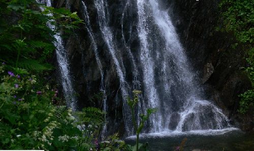 Bas de la chute de la cascade du Pissou