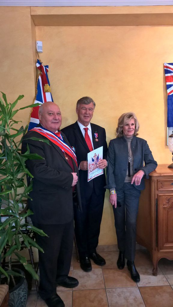 02-02-2016 : Distinction du Docteur Jean François GOURDOU entouré de son épouse et du président général