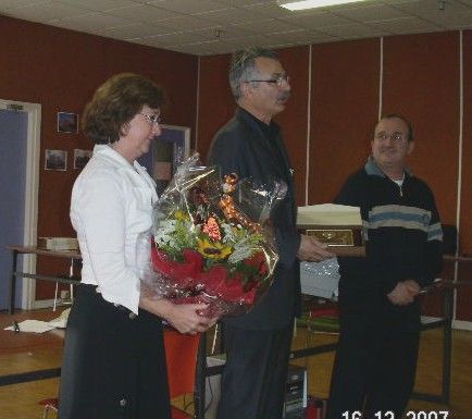 Remise du merite National du REF à Sotos F6BZQ et merci à son YL