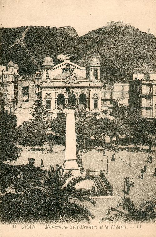 Monument Sidi Brahim et le Théatre
