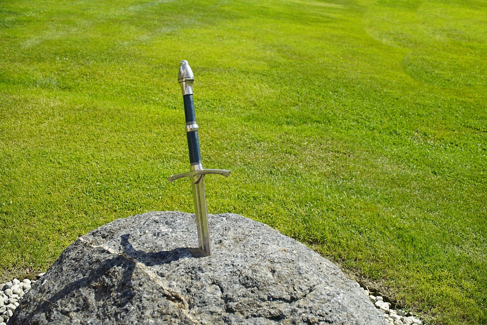 épée légende arthur pierre roche arme