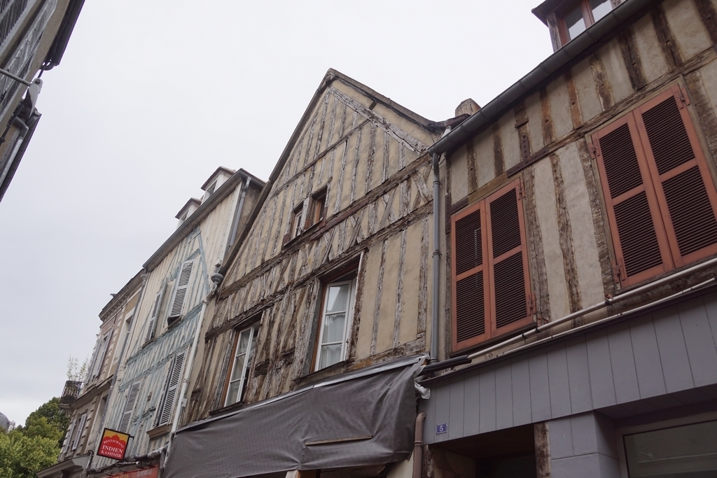 Auxerre (64)