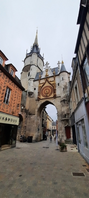 Auxerre (70 2)