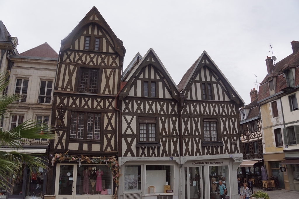 Auxerre (71)