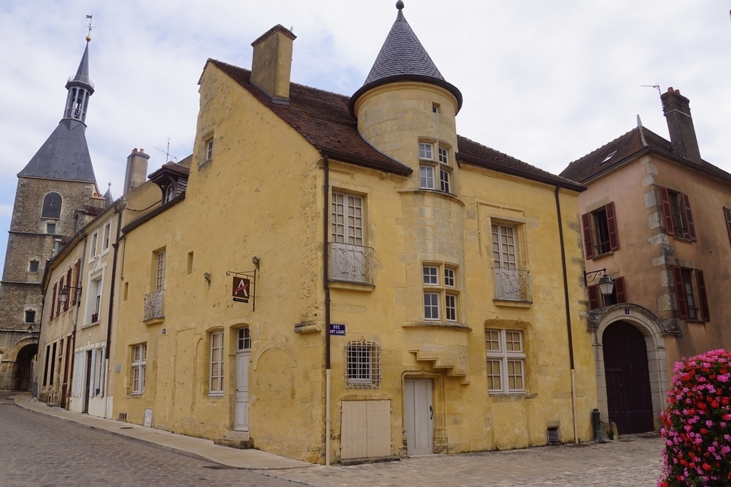 Avallon (15)