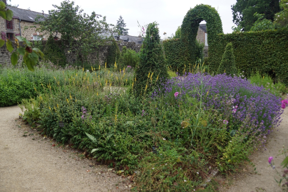 Lassay Les Châteaux (78)