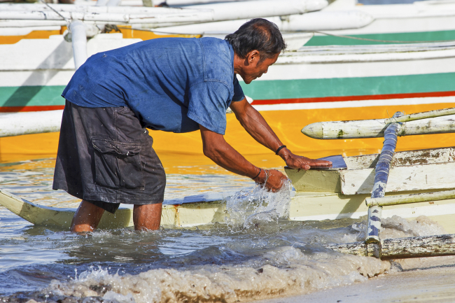 Negros Occidental. Sipalay, boat maintenance. October 2011
