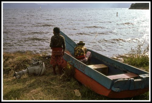 Guatemala. Attitlan lake, fishermen. 1978