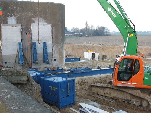 Préparation du bunker, pour recevoir les différents ancrages en vue du déplacement