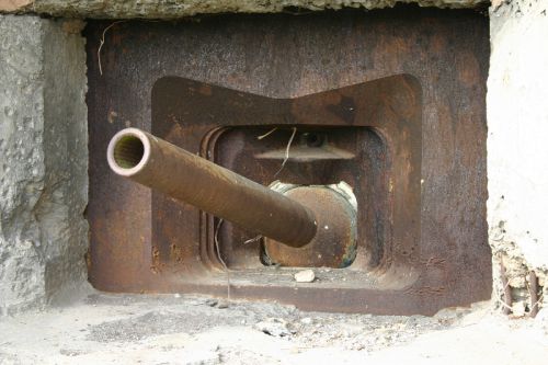 Un des canons de 75 mm