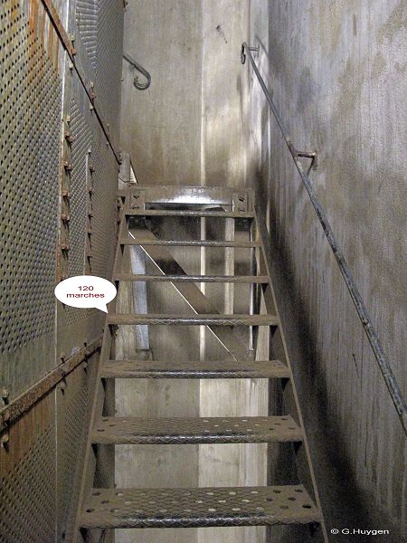 L'escalier méttalique 120 marches