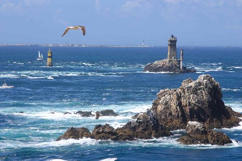 Navigation par temps calme à la pointe du Raz