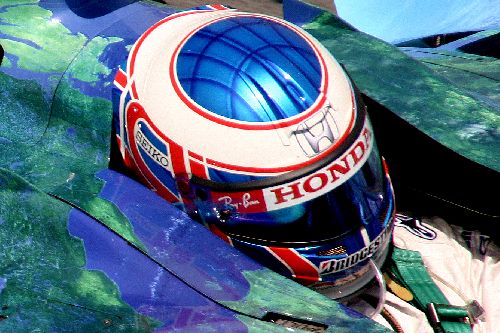 Détail de la peinture du casque de BUTTON, la pipette à l'avant du casque lui permet de s'hydrater lors de la course...