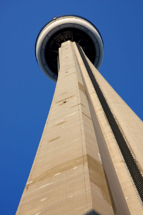CN Tower 553 mètres...