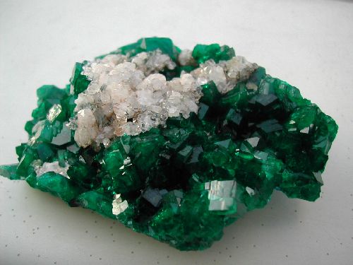 dioptase recouverte de quartz, katanga, congo