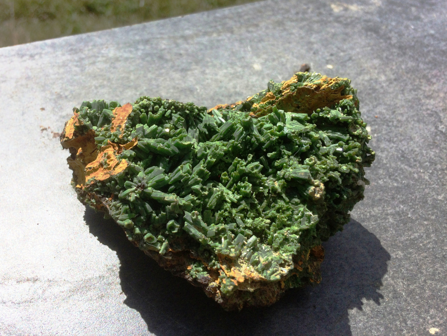 PYROMORPHITE CRISTAUX CREUX MINE DES FARGES  USSEL  EX COL G.HUBERT  JUIL2017 (11).JPG