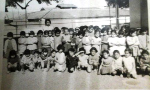 JE VOUS ENVOIS CES PHOTOS SOUVENIRS DE MOIS ET DE MES ANCIENNES COPINES- CHEZ LES BONNES SOEURS (Institut Sainte Jeanne Antide)Lily Boukh