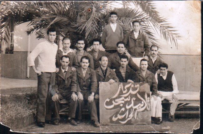 Souvenir de la prison de Maison Carré ( El-Harrach) -Le 28/7/1961-Bentaleb Boualem 3 eme assis à partir de la droite-1er rang.Proprietaire de la photo  Charef  son fils