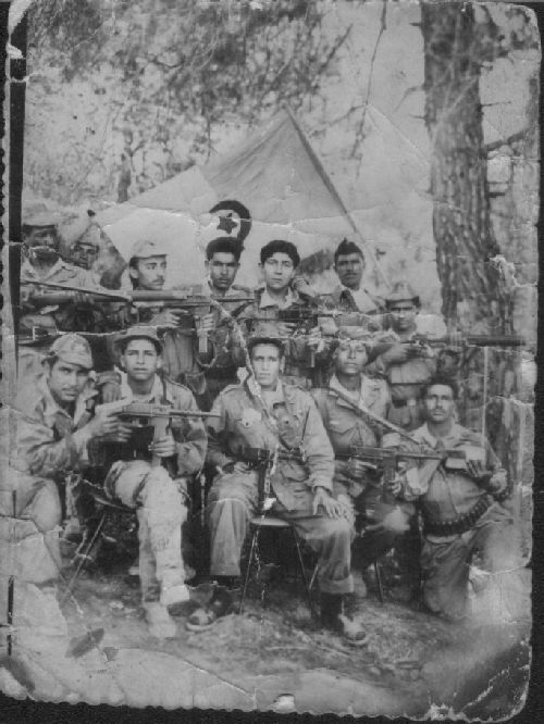 photo historique d'un groupe de moudjahidine  dans l'ouarsenis