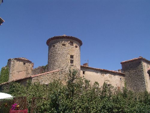 Le château Wisigoth qui a donné son nom à la ville Rennes-le-\
