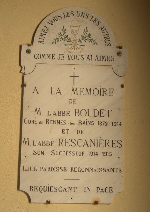 Stèle en hommage à l\'Abbé Boudet et à l\'Abbé Rescanières