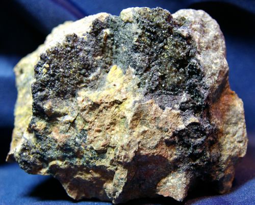 EC 02 - Fluorite,  Mine de l'Ecarpière, Gétignié, Loire-Atlantique  100 mm x 55 mm