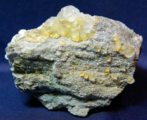 PK 03 - Fluorite sur Muscovite, Shengus Mine, Haramosh Mts, Skardu, Nord de Gilgit, Pakistan