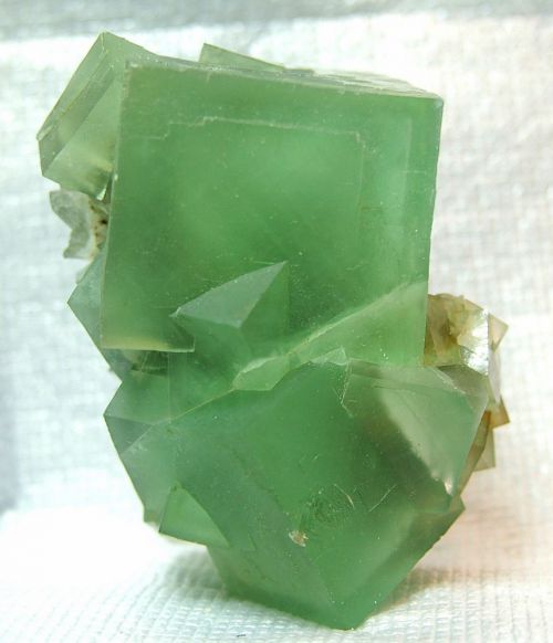 CN 68 - Fluorite, Fang Shaping, Chenzhou, Hunan, Chine 100 mm x 70 mm (cube principal 50mm)