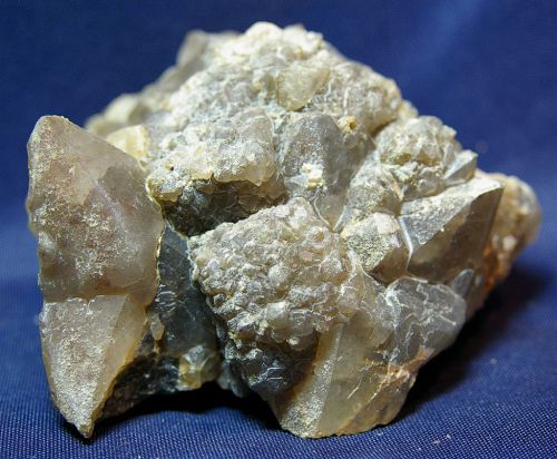 PM 01 - Fluorite pseudomorphosée en quartz , Ploemeur, Morbihan, 85 mm x 80 mm