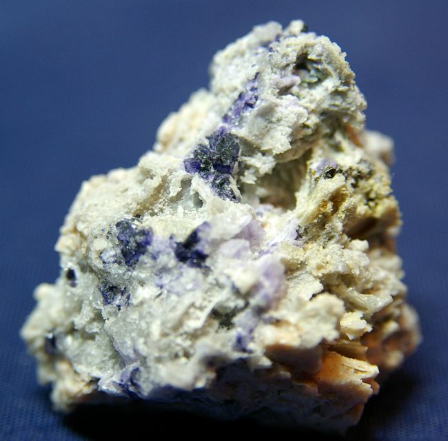 PI - Fluorine sur gangue de Quartz, Petit Mars, Loire-Atlantique 45 mm x 35 mm