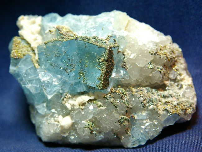 BC 13 - Pyrite, Dolomie sur Fluorite et Quartz, Mine du Burc, Alban, Tarn (Niveau -180 ouest)