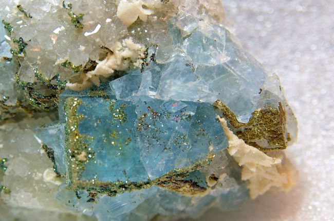 BC 13 - Pyrite, Dolomie sur Fluorite et Quartz, Mine du Burc, Alban, Tarn (Niveau -180 ouest)