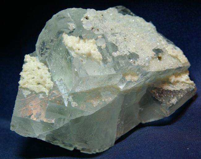 BC 14 - Quartz et Dolomite sur Fluorite, Mine du Burc, Alban, Tarn(Niveau -180 ouest), 110 mm x 80