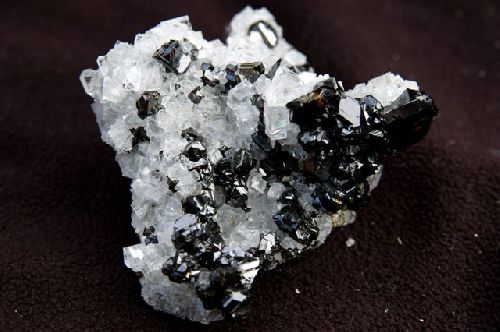 RU02 - Sphalérite sur Fluorite  Mine Nikolaevskiy, Dalnegorsk, Russie, 90 mm