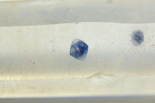 MD 02 - Octaèdre de Fluorite en inclusion dans un Quartz biterminé, région d'Andilamena, Madagascar
