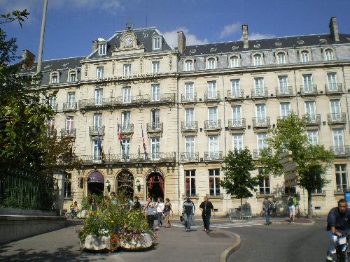Hotel de la Cloche Place Darcy