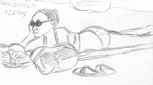 07-17-Femme lisant sur la plage.jpg
