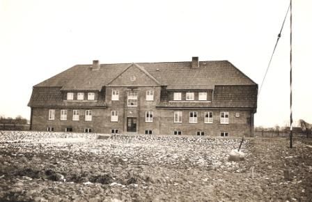 Batiment de la marine de guerre allemande à Wilhemhaven 1945