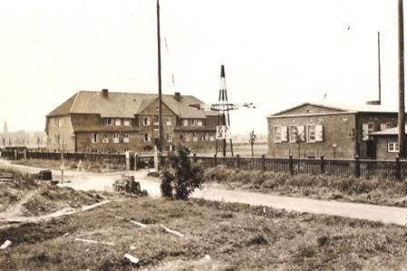Batiment de la marine de guerre allemande à Wilhemhaven 1945