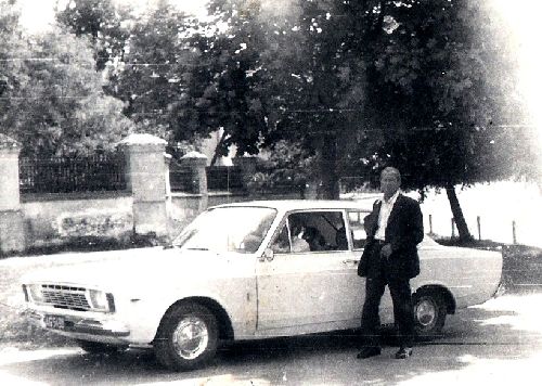 Sawicki et sa voiture en 1976