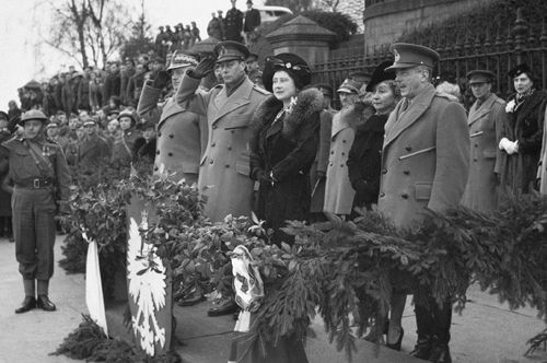 Lors de la cérémonie du 7 mars 1941