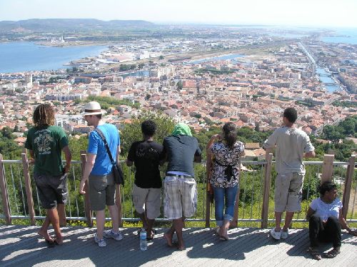 Jolie vue sur la ville de Sète, les canaux, le port, l\'étang de Thau et la mer !