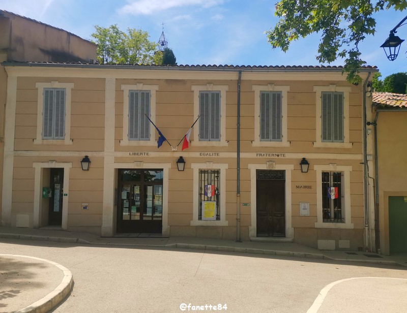 ansouis (132) mairie.jpg