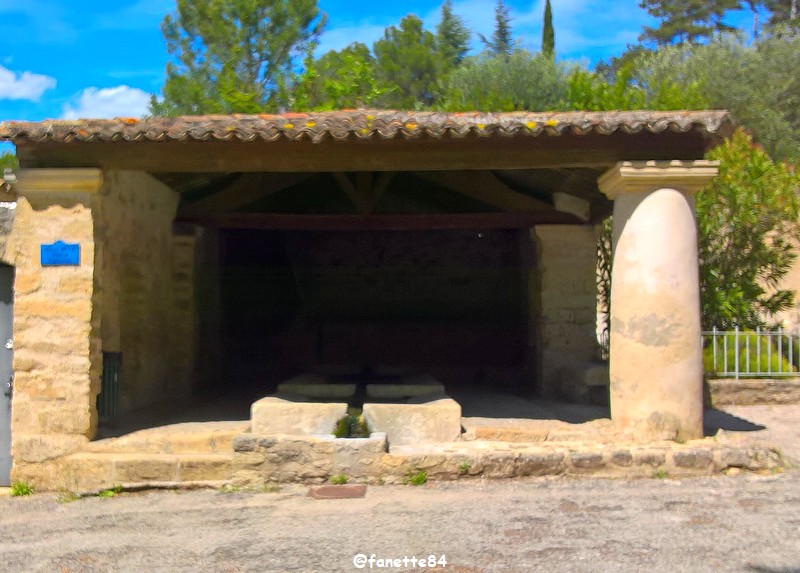 ansouis (11) lavoir.jpg