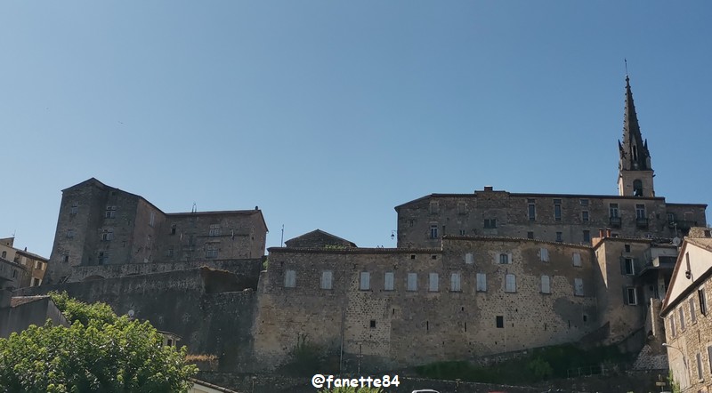 vacances_joyeuse (1).jpg