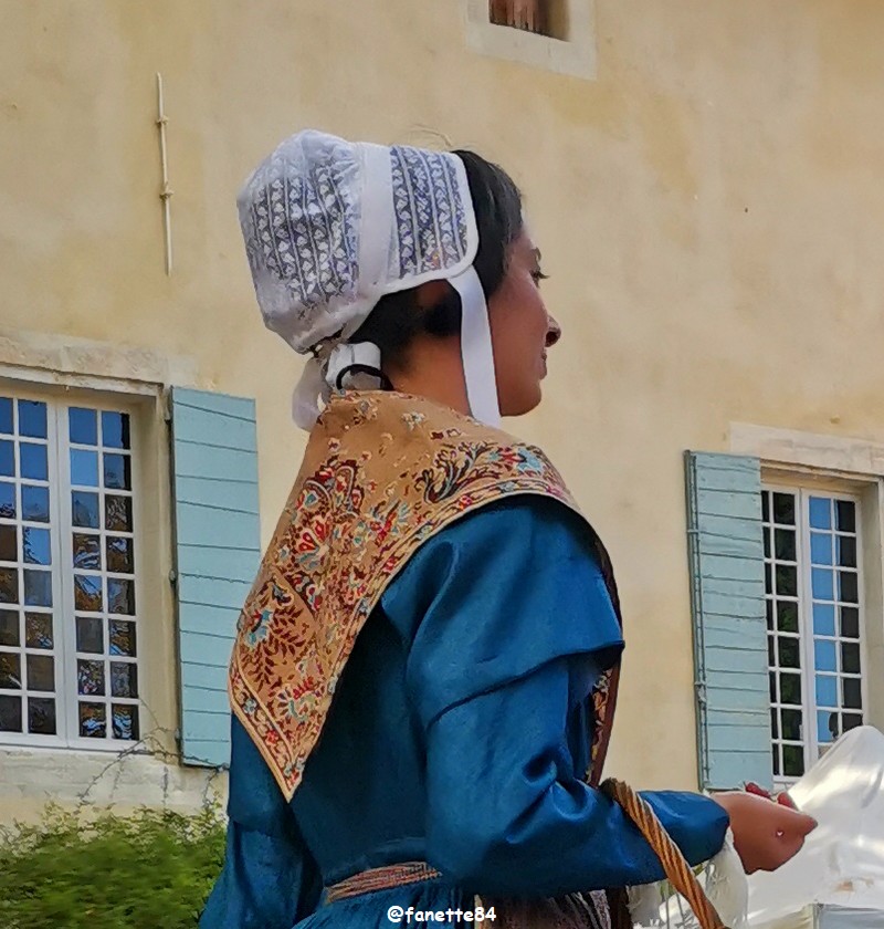 pernes_costumes (4).jpg