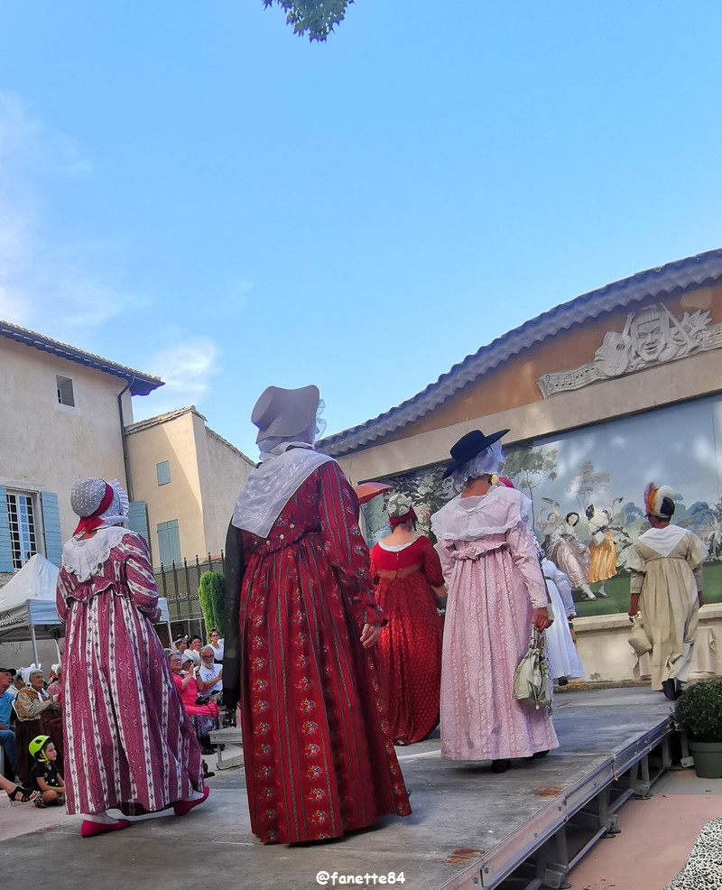 pernes_costumes (23).jpg