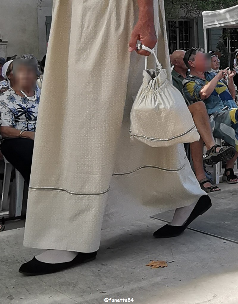 pernes_costumes (29).jpg