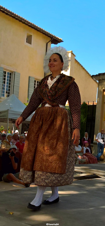 pernes_costumes (48).jpg