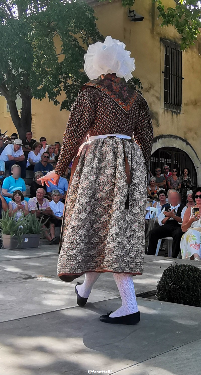 pernes_costumes (47).jpg